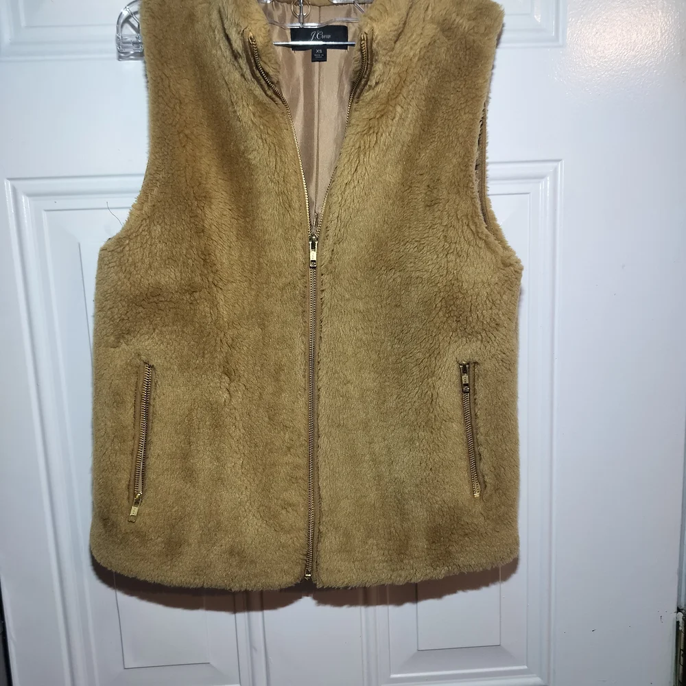 J.Crew Plush Fleece Sherpa Excursion Vest Teddy Faux Fur Camel Brown XS - Picture 3 of 11